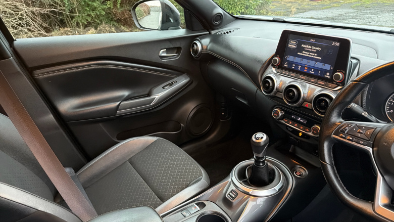 Nissan Juke 1.0 DiG-T 114 N-Connecta 5dr Petrol Hatchback